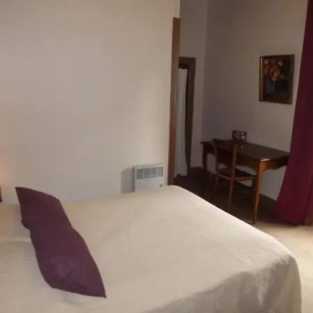 Maison De Vacances A Avec Jardin Et Animaux Acceptes - Fr-1-742-147 Hébergement de vacances