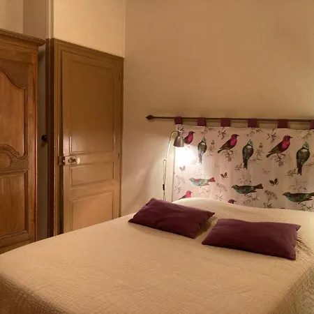 Maison De Vacances A Avec Jardin Et Animaux Acceptes - Fr-1-742-147 * Vic-sur-Cère