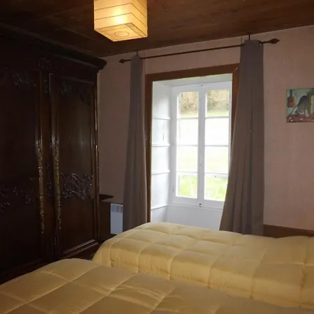 Holiday home Maison De Vacances A Avec Jardin Et Animaux Acceptes - Fr-1-742-147