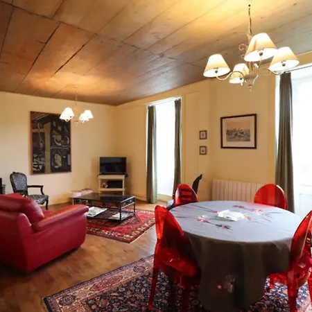 Maison De Vacances A Avec Jardin Et Animaux Acceptes - Fr-1-742-147 Vic-sur-Cere